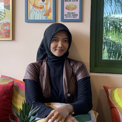 Evi - Jakarta Host